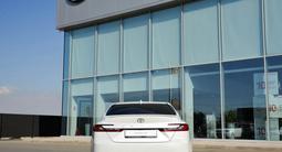 Toyota Camry Luxe 2026 года за 21 690 000 тг. в Шымкент – фото 4