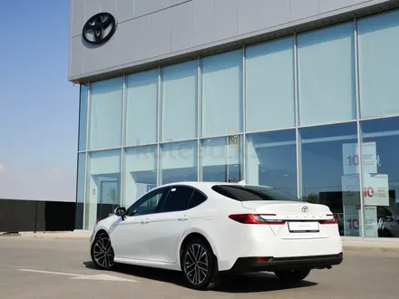 Toyota Camry Luxe 2026 года за 23 190 000 тг. в Шымкент – фото 2