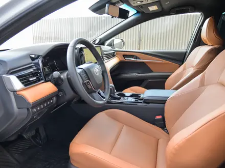 Toyota Camry Luxe 2026 года за 23 190 000 тг. в Шымкент – фото 12