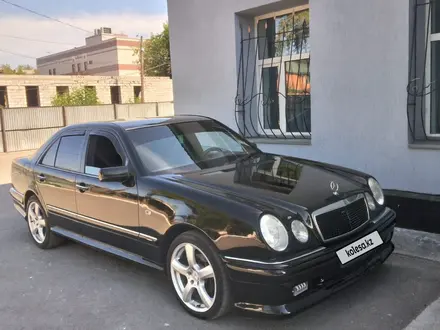 Mercedes-Benz E 240 1998 годаүшін3 500 000 тг. в Караганда