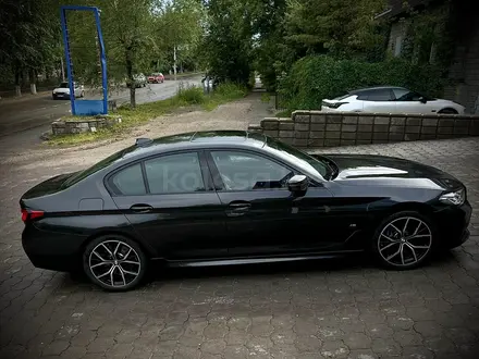 BMW 530 2022 года за 32 000 000 тг. в Уральск – фото 5