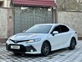 Toyota Camry 2021 года за 16 500 000 тг. в Шымкент