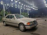 Mercedes-Benz C 180 1994 года за 1 950 000 тг. в Шымкент – фото 2