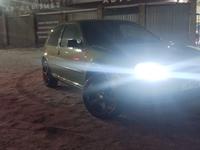 Volkswagen Golf 2000 годаfor1 800 000 тг. в Астана