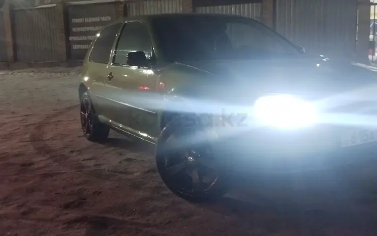 Volkswagen Golf 2000 годаfor1 550 000 тг. в Астана