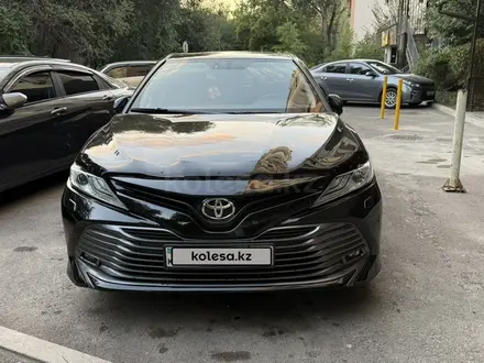 Toyota Camry 2019 года за 10 800 000 тг. в Алматы – фото 4