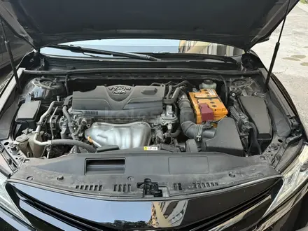 Toyota Camry 2019 года за 10 800 000 тг. в Алматы – фото 3