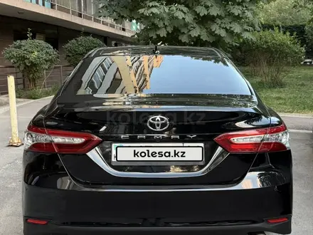 Toyota Camry 2019 года за 10 800 000 тг. в Алматы