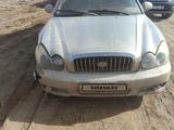 Hyundai Sonata 2002 года за 1 500 000 тг. в Уральск – фото 2