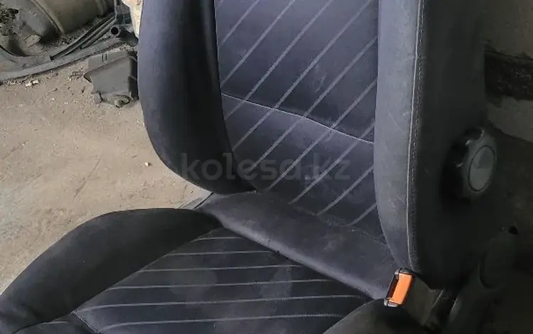 Сиденья на Audi 80үшін15 000 тг. в Алматы