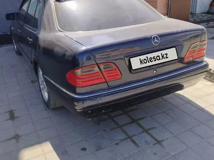 Mercedes-Benz E 230 1997 года за 1 800 000 тг. в Кызылорда – фото 4