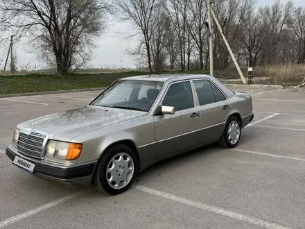 Mercedes-Benz E 260 1992 года за 2 225 000 тг. в Алматы – фото 2