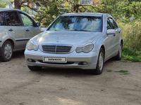 Mercedes-Benz C 180 2002 годаfor3 900 000 тг. в Караганда