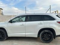 Toyota Highlander 2014 года за 12 500 000 тг. в Жанаозен