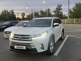 Toyota Highlander 2019 года за 18 100 000 тг. в Павлодар