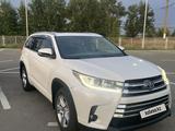 Toyota Highlander 2019 года за 18 100 000 тг. в Павлодар – фото 2