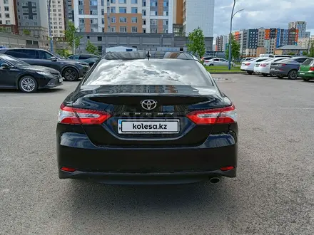 Toyota Camry 2021 года за 12 500 000 тг. в Астана – фото 2