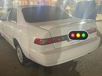 Toyota Camry 1998 годаүшін3 400 000 тг. в Семей