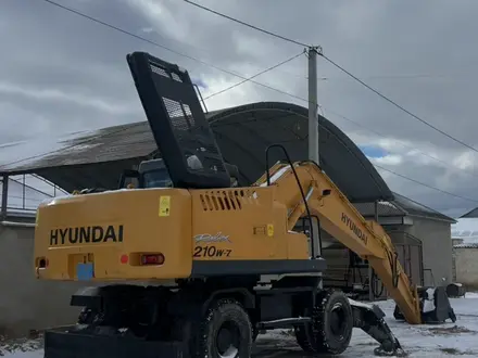 Hyundai  R210W 2017 года за 40 000 000 тг. в Актау – фото 2