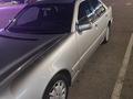 Mercedes-Benz E 200 1999 годаүшін2 100 000 тг. в Астана – фото 3