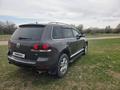 Volkswagen Touareg 2007 года за 5 300 000 тг. в Астана – фото 4