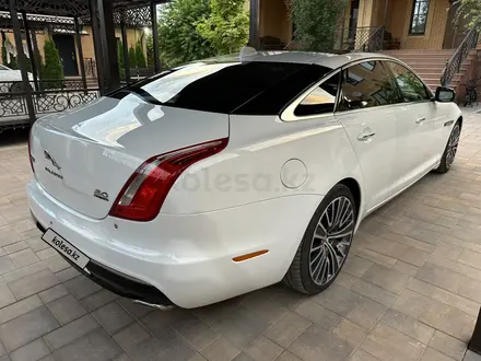 Jaguar XJ 2017 года за 24 500 000 тг. в Актобе – фото 3