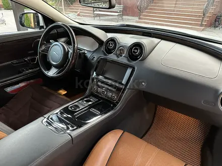 Jaguar XJ 2017 года за 24 500 000 тг. в Актобе – фото 7