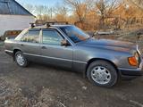 Mercedes-Benz E 220 1993 годаүшін1 800 000 тг. в Жезказган