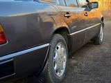 Mercedes-Benz E 220 1993 годаүшін1 800 000 тг. в Жезказган – фото 2