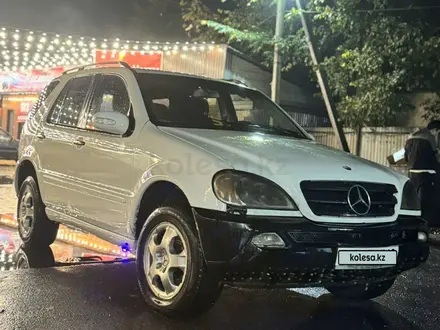 Mercedes-Benz ML 320 2001 года за 3 500 000 тг. в Алматы – фото 2