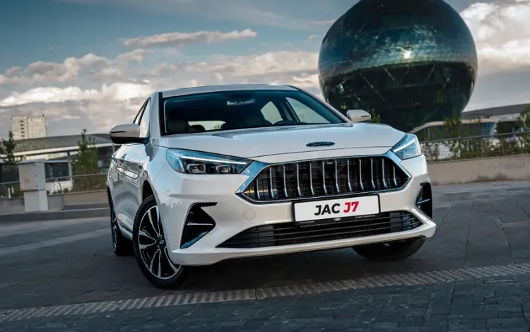 JAC J7 Luxury CVT New 2023 года за 7 990 000 тг. в Атырау