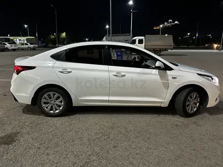 Hyundai Solaris 2019 года за 7 000 000 тг. в Актобе – фото 5