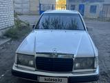 Mercedes-Benz E 230 1992 годаүшін800 000 тг. в Семей