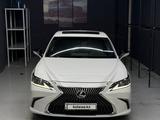 Lexus ES 250 2019 года за 18 960 000 тг. в Астана