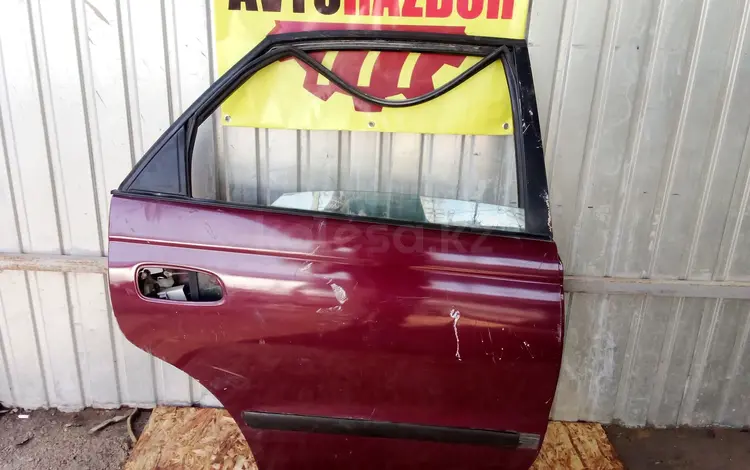 Дверь задняя правая на Toyota Carina E за 20 000 тг. в Тараз