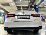 Toyota Camry 2022 годаүшін21 200 000 тг. в Шымкент – фото 4