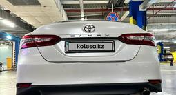 Toyota Camry 2022 года за 21 200 000 тг. в Шымкент – фото 4