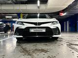 Toyota Camry 2022 года за 21 200 000 тг. в Шымкент – фото 5