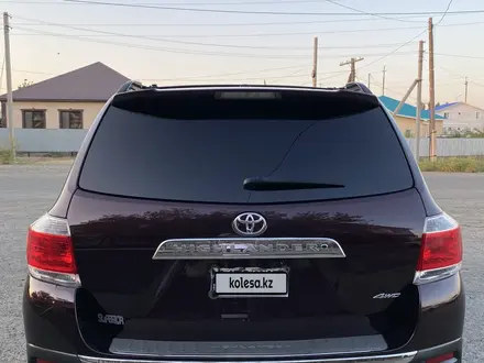 Toyota Highlander 2013 года за 8 000 000 тг. в Атырау – фото 5