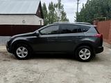 Toyota RAV4 2014 года за 8 000 000 тг. в Актобе – фото 4