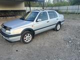 Volkswagen Vento 1993 года за 1 000 000 тг. в Караганда – фото 3