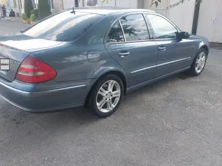 Mercedes-Benz E 320