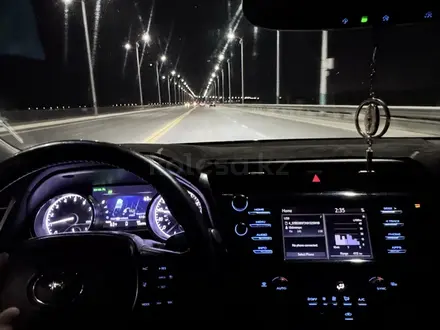 Toyota Camry 2018 года за 11 000 000 тг. в Кызылорда – фото 3