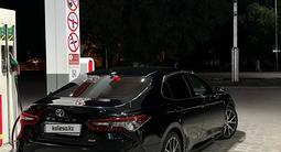 Toyota Camry 2018 года за 11 000 000 тг. в Кызылорда – фото 2