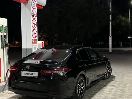 Toyota Camry 2018 года за 11 000 000 тг. в Кызылорда – фото 2