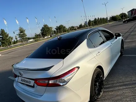 Toyota Camry 2020 года за 16 500 000 тг. в Тараз – фото 11