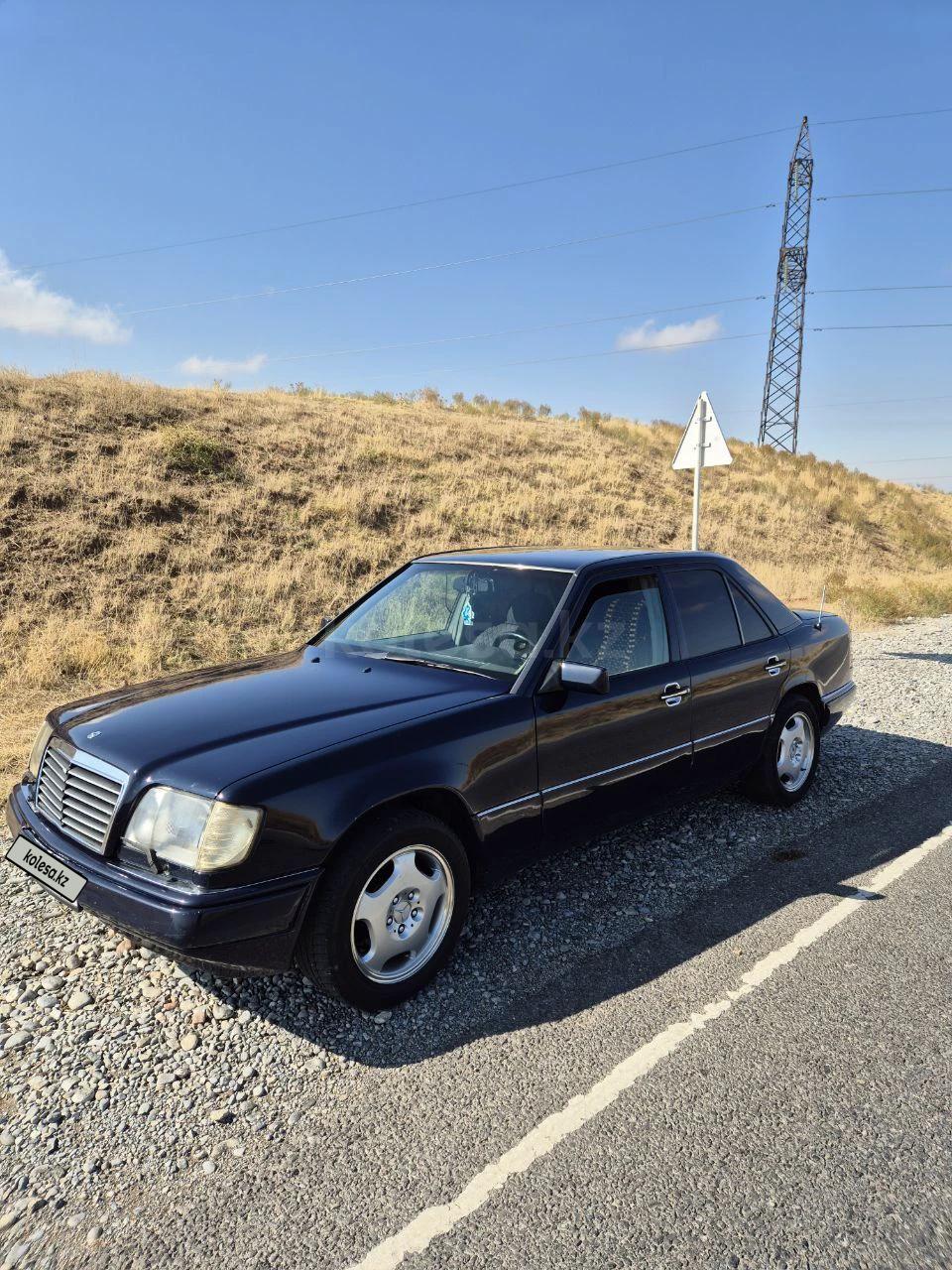 Mercedes-Benz E 220 1994 г.