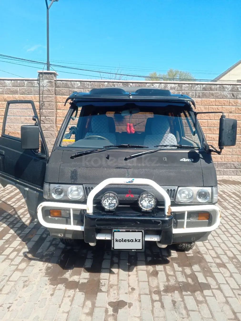 Mitsubishi Delica, 1992