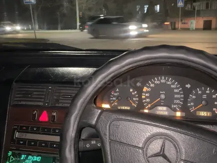 Mercedes-Benz C 200 1996 года за 2 100 000 тг. в Усть-Каменогорск – фото 11