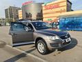 Volkswagen Touareg 2008 года за 7 500 000 тг. в Алматы – фото 12